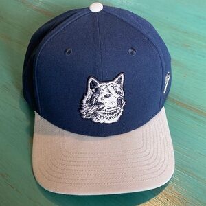 Uconn Huskies hat